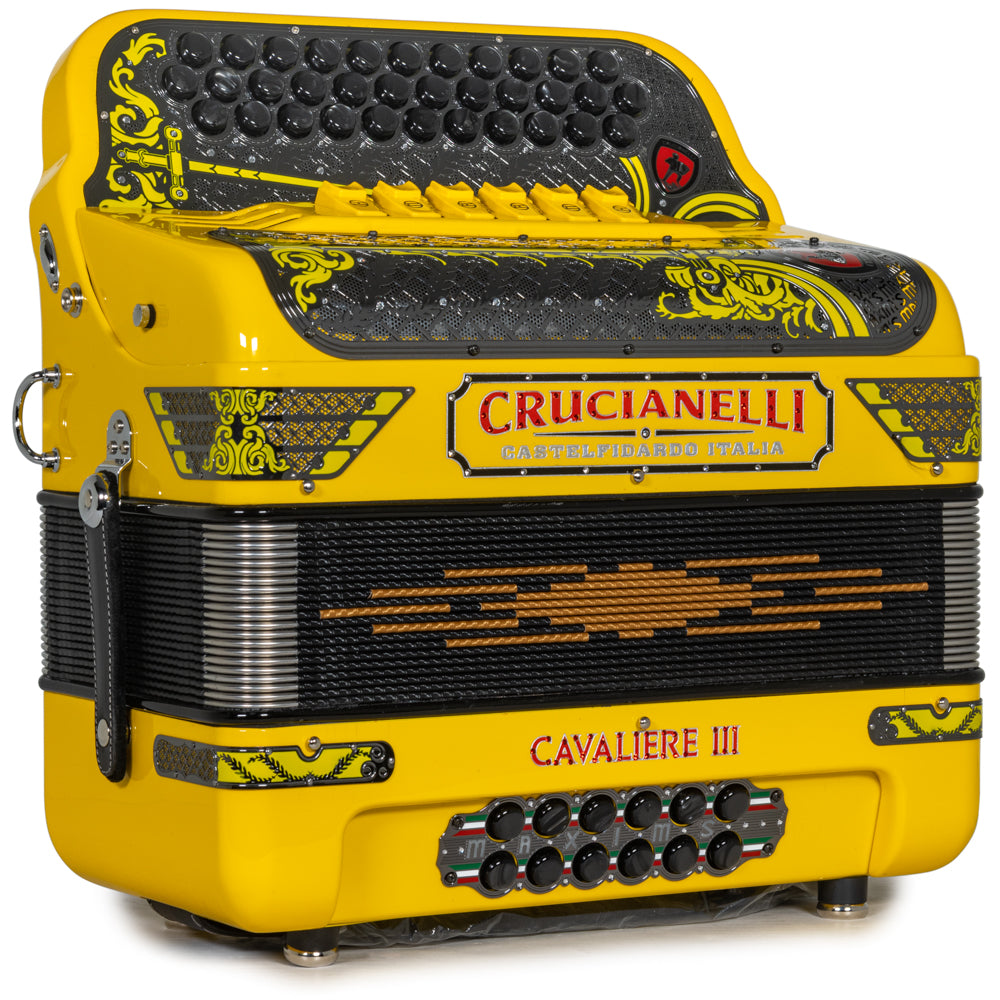 Acordeón Crucianelli Cavaliere III 6 Registros Fa-Mi en Amarillo con Rojo