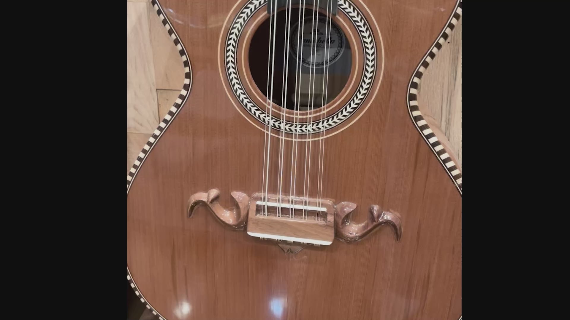 Cargar video: Bajo Quintos